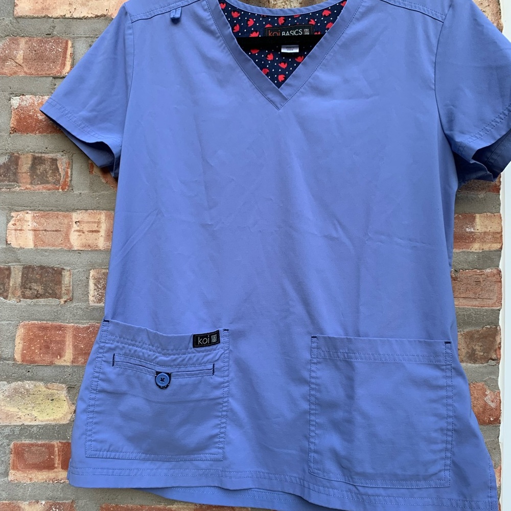 Koi basics lavender purple scrubs top size M